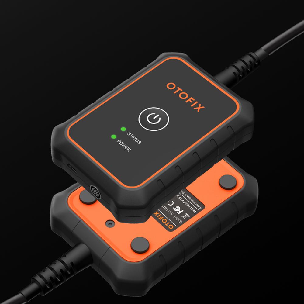 Front and back of the OTOFIX BT1 Lite Battery Tester